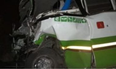 Imodoka yari itwaye umurambo bagiye gushyingura yakoze impanuka 17 bitaba Imana 12 barakomereka