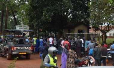 Umwalimu wigishaga abanyeshuri ubutinganyi yatawe muriyombi na Polisi