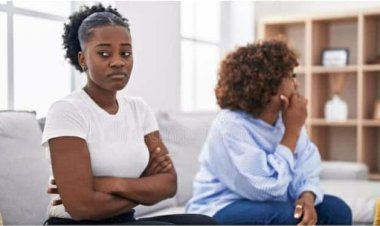 Umukobwa  yakozanyijeho na nyina ubwo ya musanganga ku musore bakundana