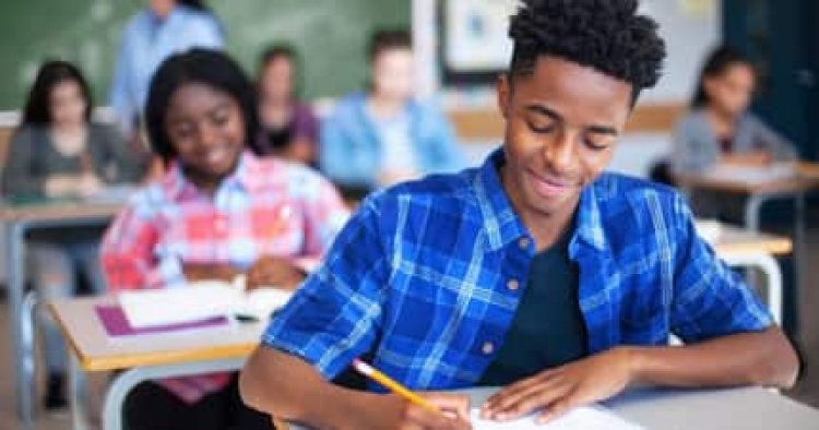 Yirukanywe muri kaminuza azira gutera umwaku