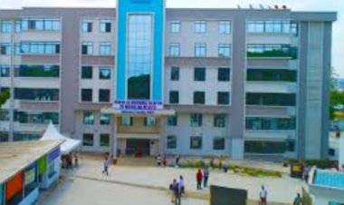 Umukozi wo muri Morger  yahagaritswe  azira guhatira ababuze ababo kugura isanduku ze