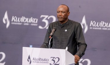 Anayewafadhili Interahamwe  atakiona cha mtema kuni- Gen (Rtd) Fred Ibingira 
