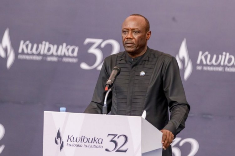 Anayewafadhili Interahamwe  atakiona cha mtema kuni- Gen (Rtd) Fred Ibingira 