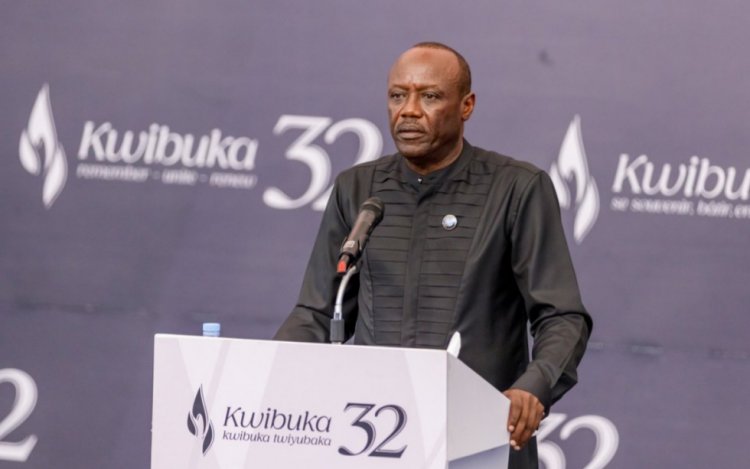 Anayewafadhili Interahamwe  atakiona cha mtema kuni- Gen (Rtd) Fred Ibingira 