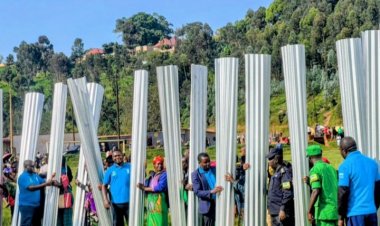 Burera: Imiryango 177 yahawe Amabati yo kubakisha ubwiherero bwujuje ibisabwa