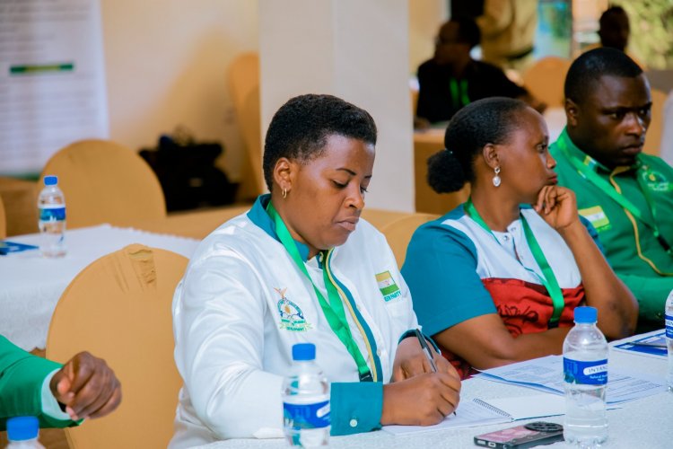Abarwanashyaka ba Green Party basabwe  gukora kugirango babashe gutunga amashyaka bakomokamo