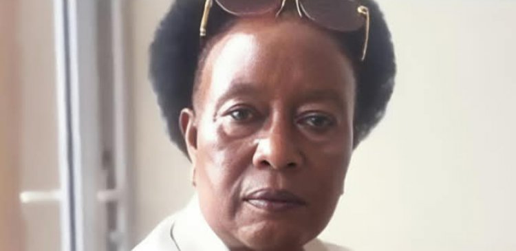 Umubyeyi yavuze ko atashyingira  abana be  muntu Udafite PhD