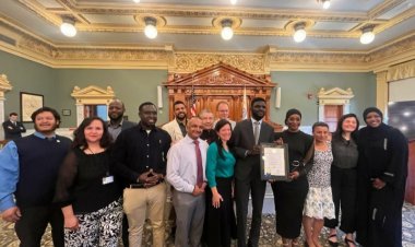 Abanyarwanda batuye Syracuse, bahagarariwe mu muhango wo gushyikirizwa igihembo