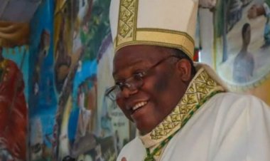 Musenyeri yishwe arashwe Isasu mu gatuza